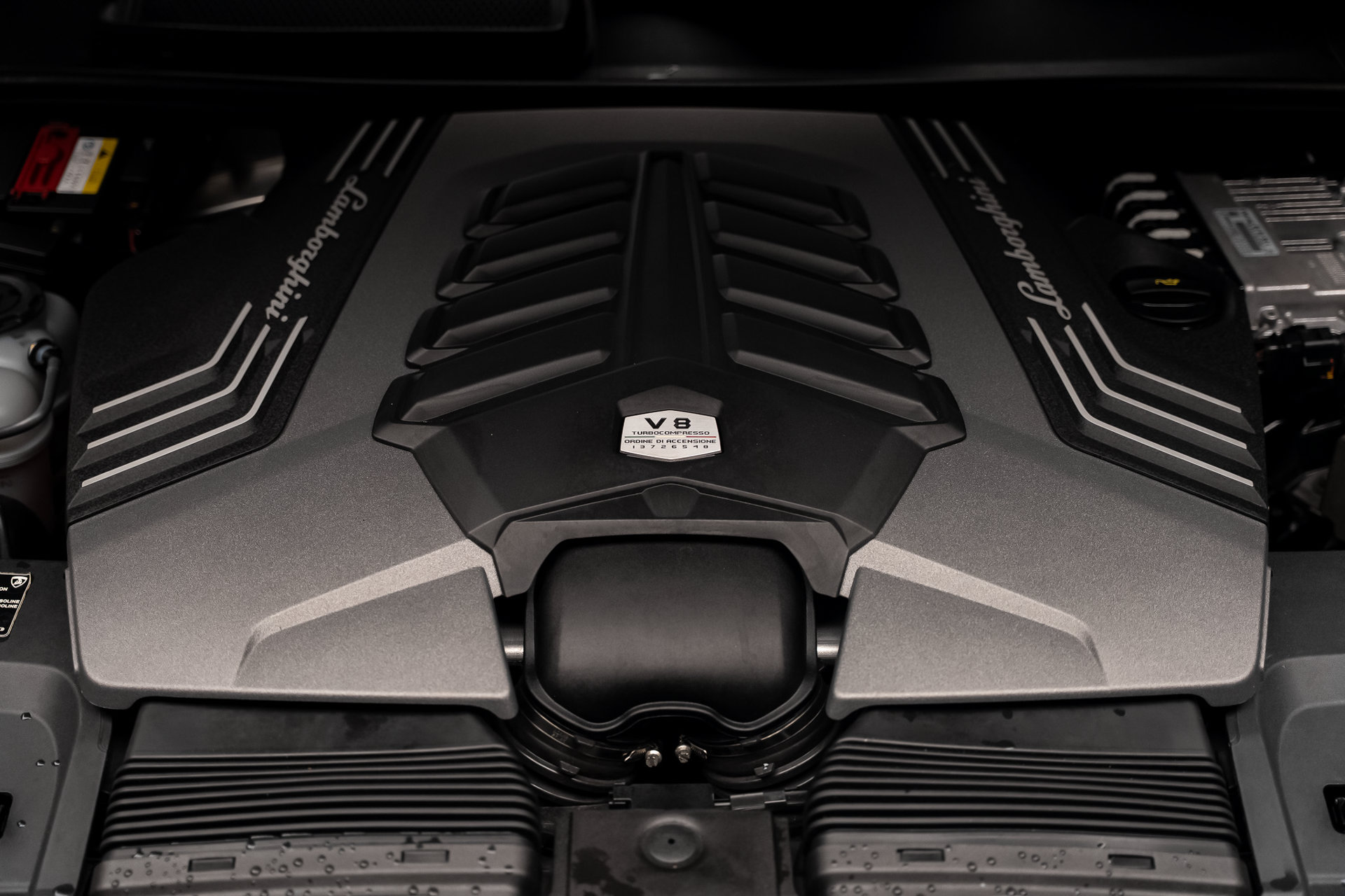 2022 Lamborghini Urus Graphite Capsule