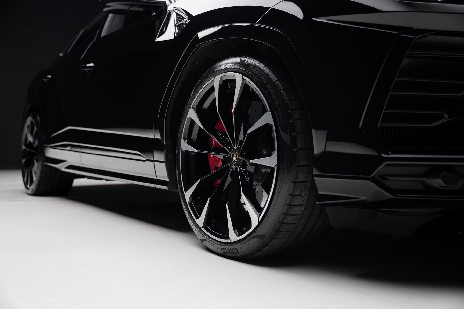 2022 Lamborghini Urus Graphite Capsule