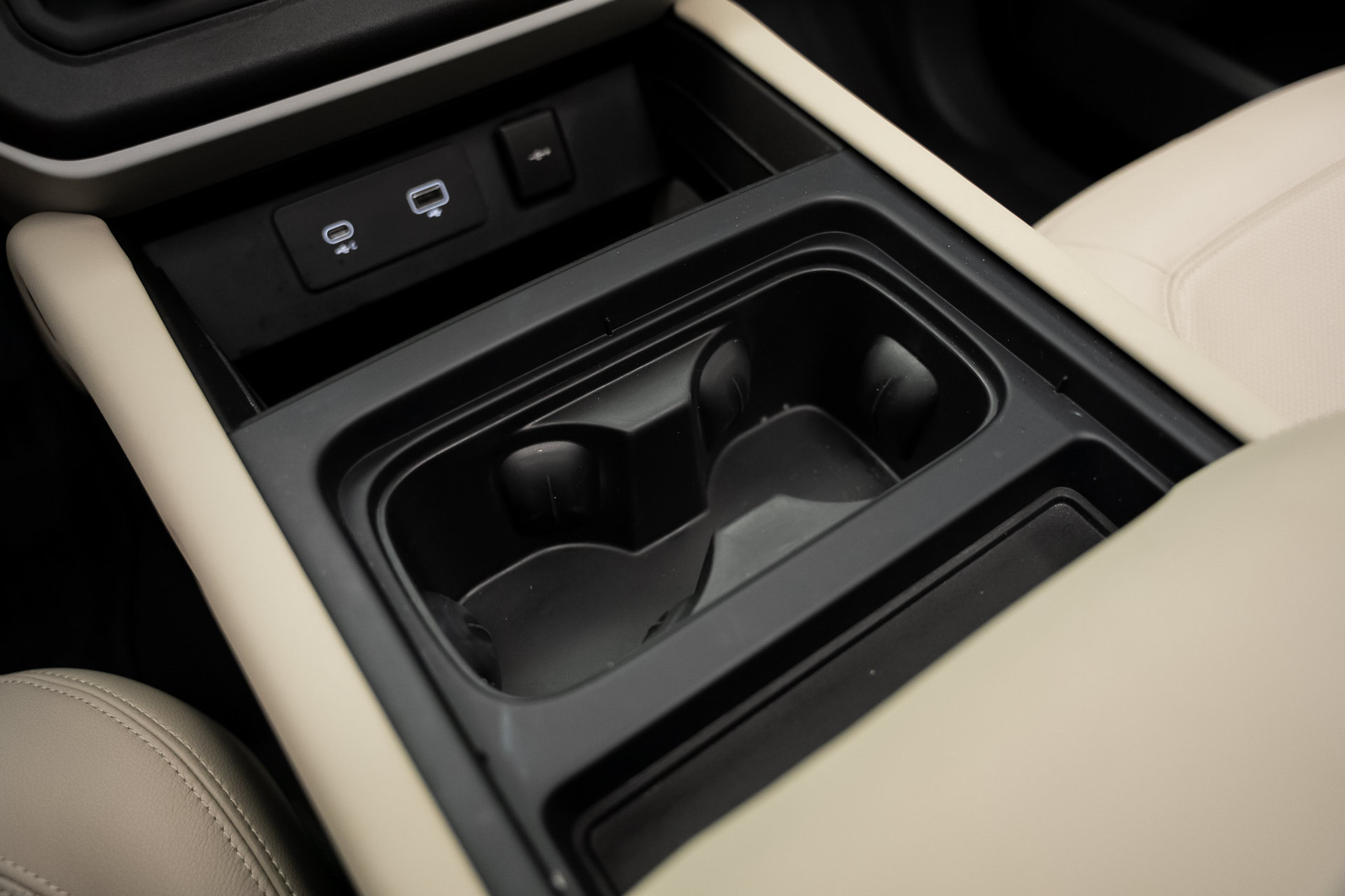 2024 Land Rover Defender 110 S